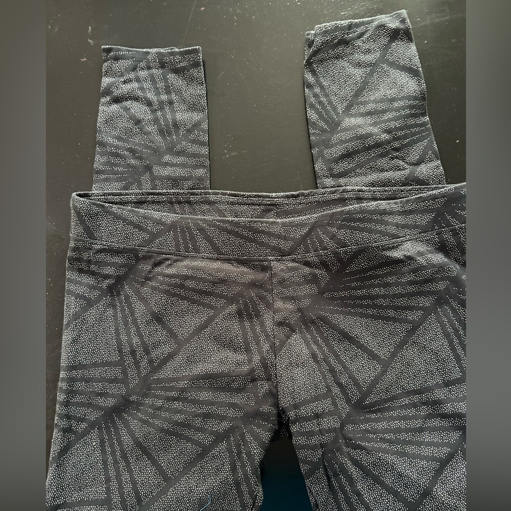 Pact Geometric Black and Gray High-Waisted Leggings